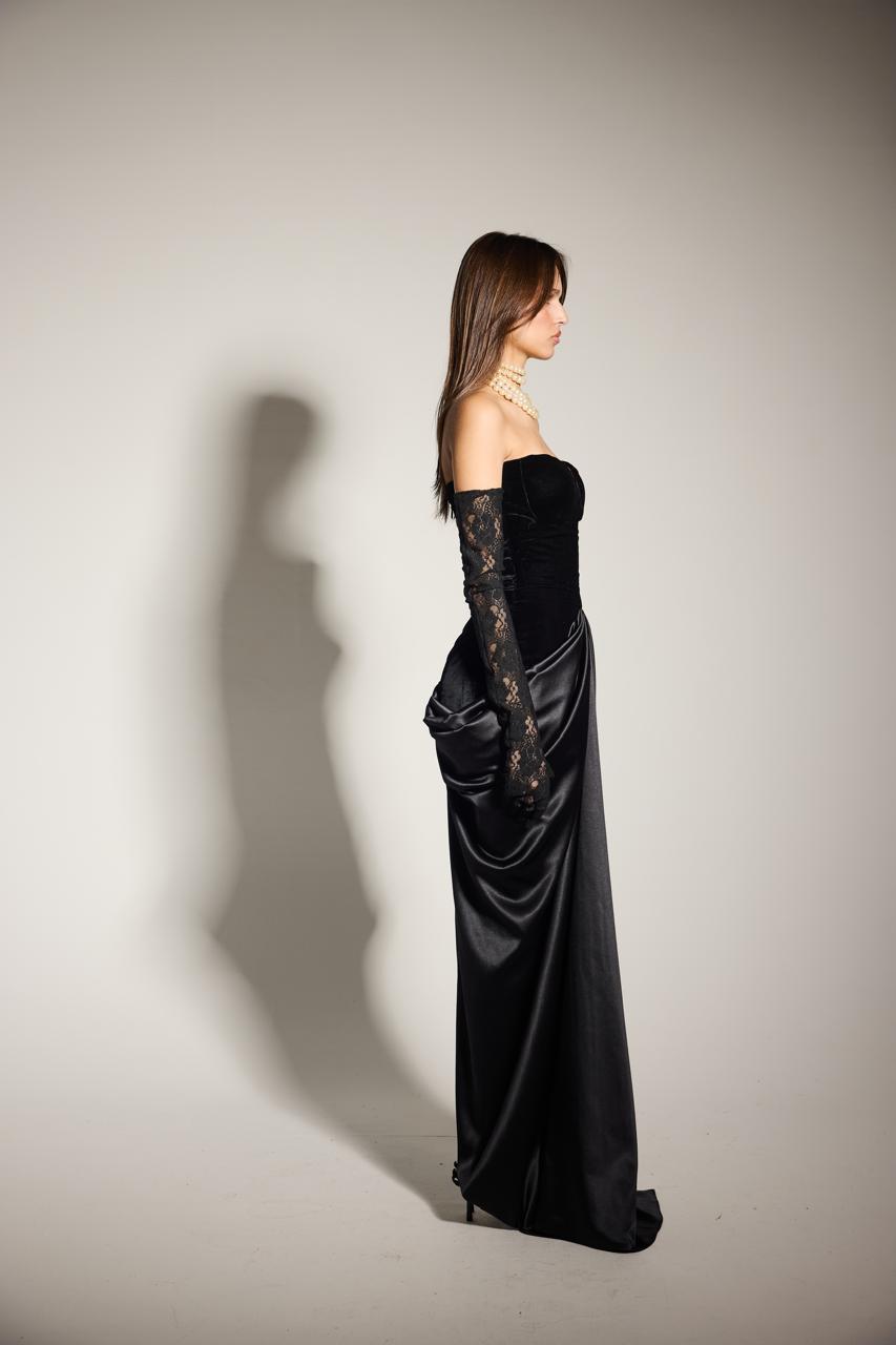 Zaria Black Velvet