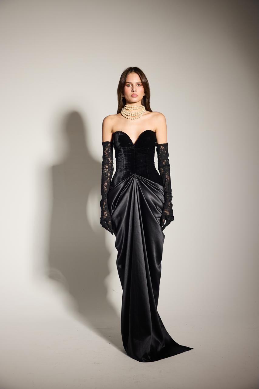 Zaria Black Velvet