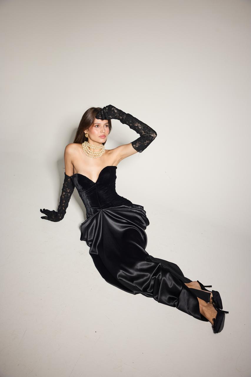 Zaria Black Velvet